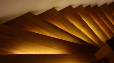 drewniane podświetlane schody zabiegowe